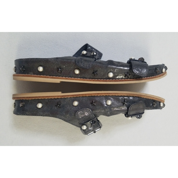 Stuart Weitzman Sandbar Leather Sandals - Picture 12 of 15